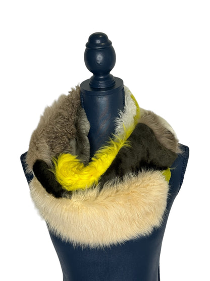 Bea Shearling Loop scarf in yellow